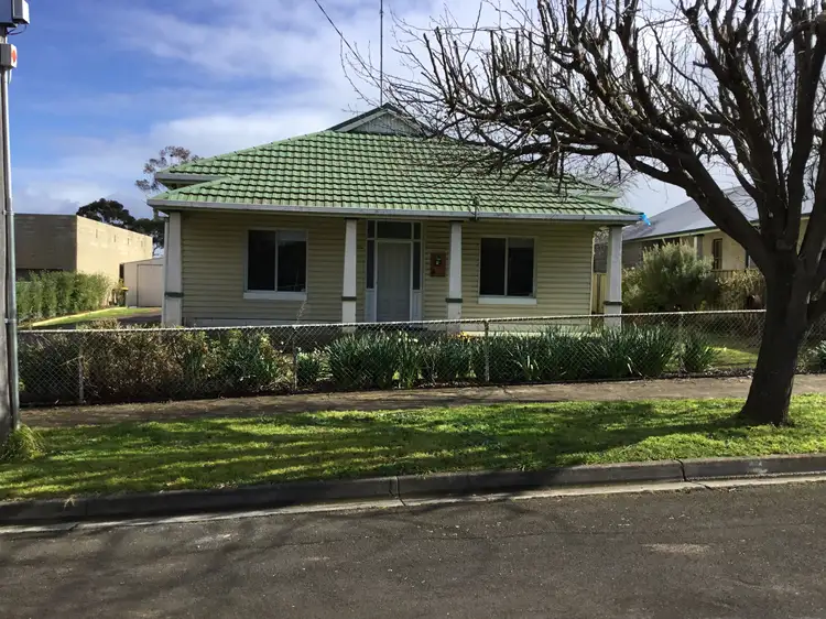 5 Dickens Street