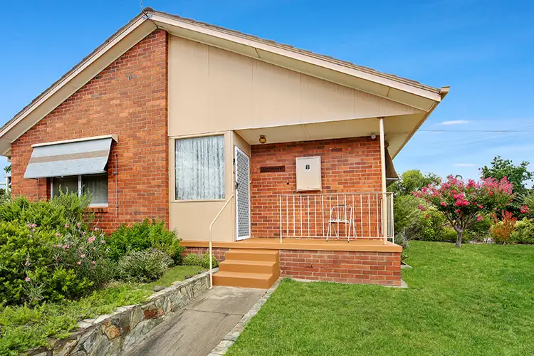 8 SCHLINK STREET, Wodonga VIC 3690