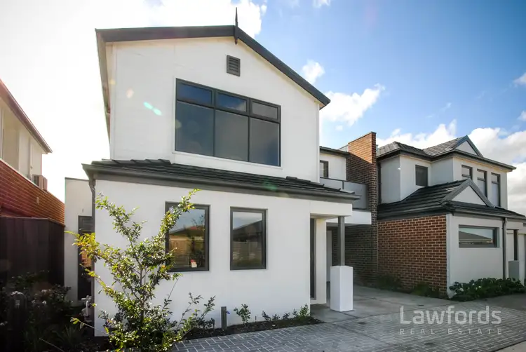 30/17 Golden Elm Way, Lyndhurst VIC 3975