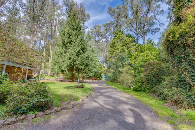 13 Woodlands Avenue, Emerald VIC 3782