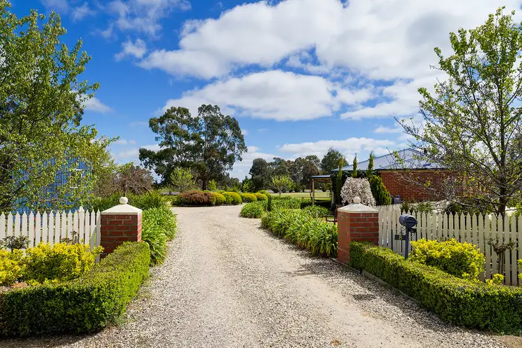 8 Dundas Street, Newstead VIC 3462
