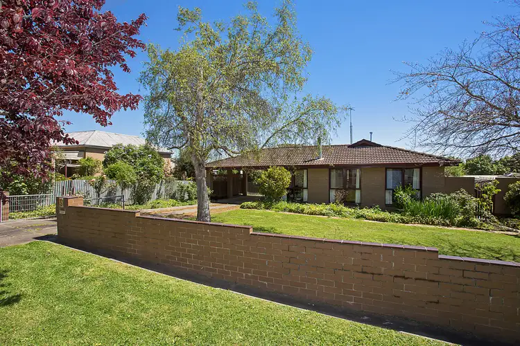 5 Scoresby Street, Hamilton VIC 3300