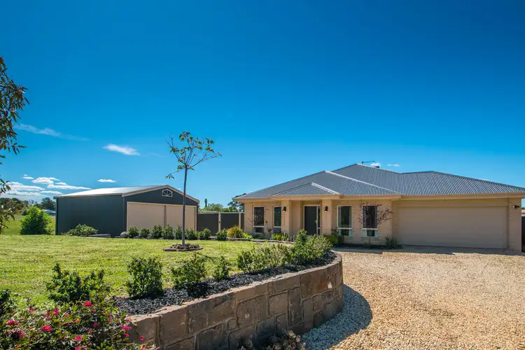 22 Chisholm Drive, Lancefield VIC 3435