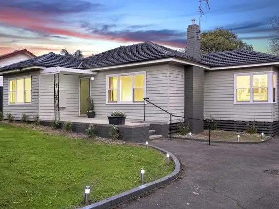 Main view of Homely house listing, 10 Lansell Street, Kangaroo Flat VIC 3555