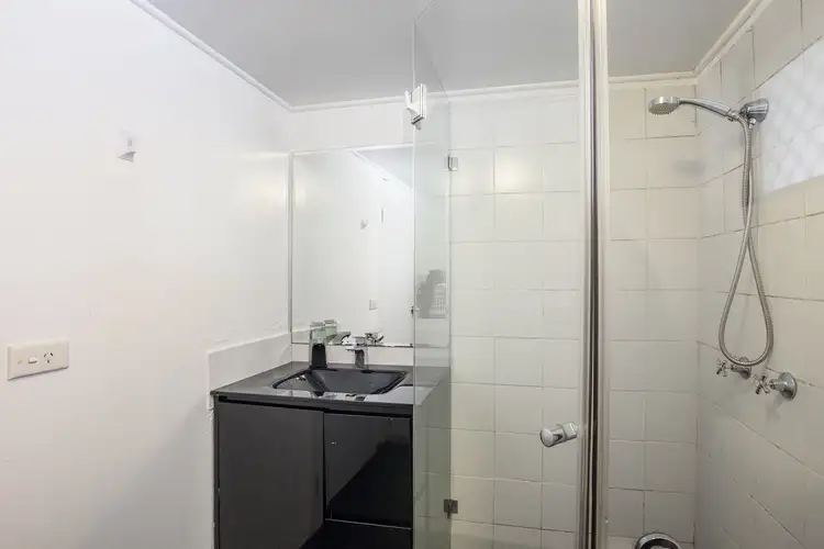 Fifth view of Homely unit listing, 1/203 Scarborough Street, Southport QLD 4215