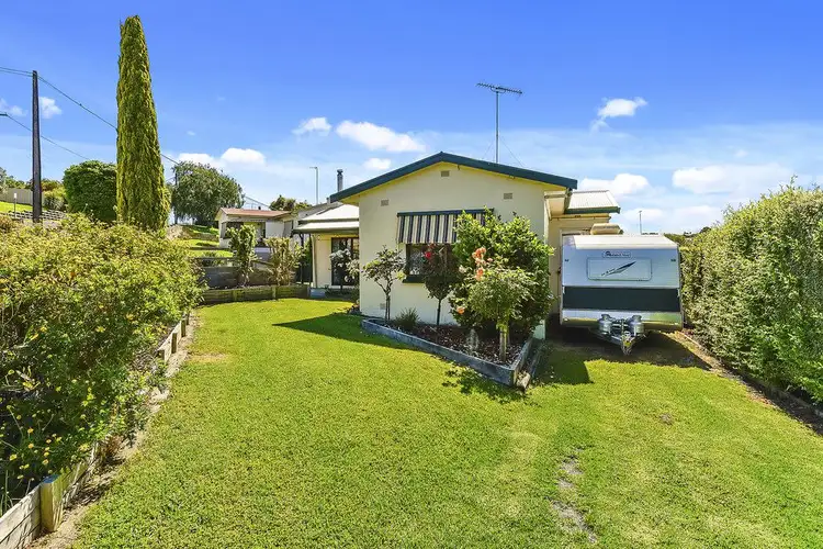 2 Holloway Crescent, Mount Gambier SA 5290