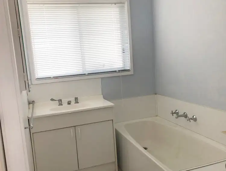 Fifth view of Homely house listing, 10 Anzac Court, Dartmoor VIC 3304