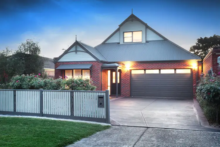 5 Rutherglen Cres, Gowanbrae VIC 3043