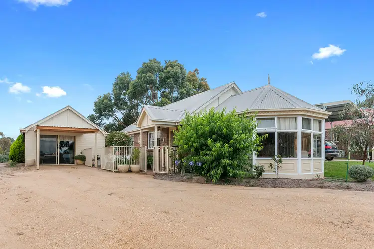 10 Clifford Street, Longford VIC 3851