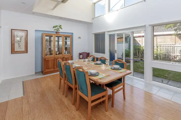 6 Peninsula Place, Mount Eliza VIC 3930