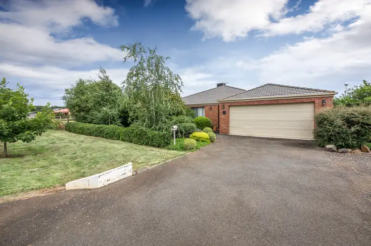 14 Chisholm Drive, Lancefield VIC 3435