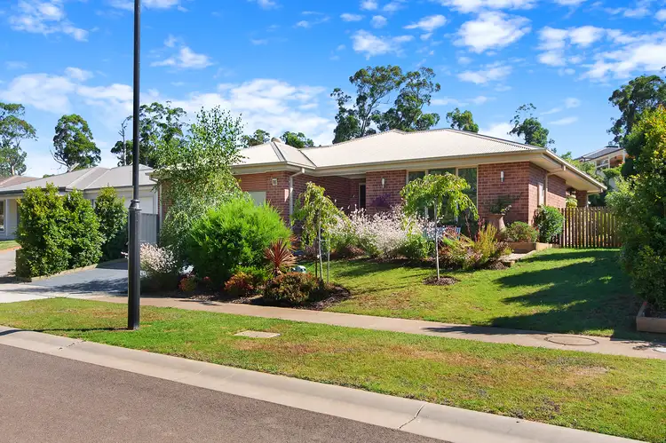 6 Waters Edge Place, Drouin VIC 3818