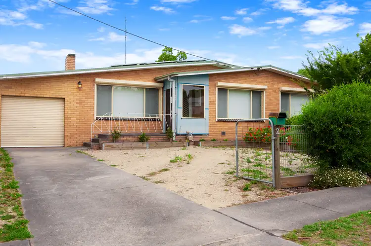2 Neerim Street, Drouin VIC 3818