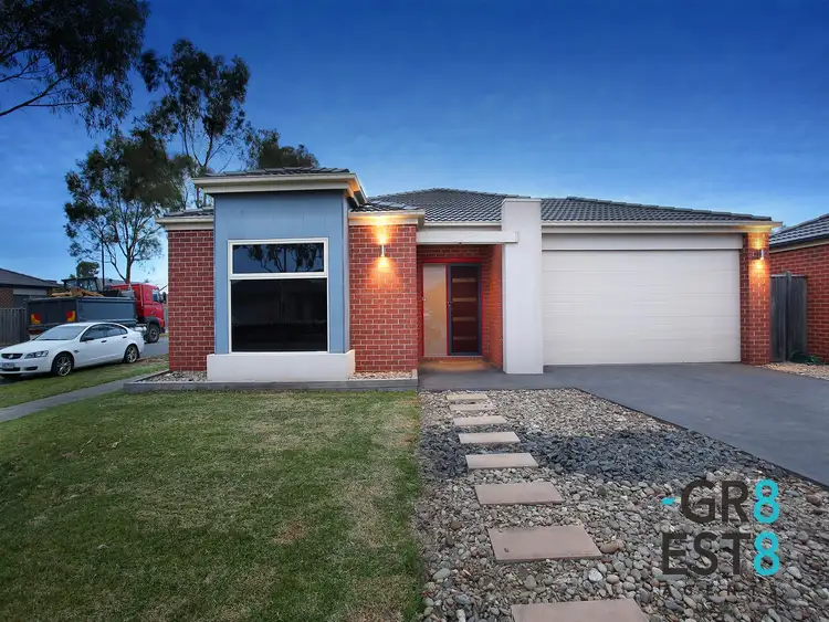 9 Howe Way, Cranbourne East VIC 3977