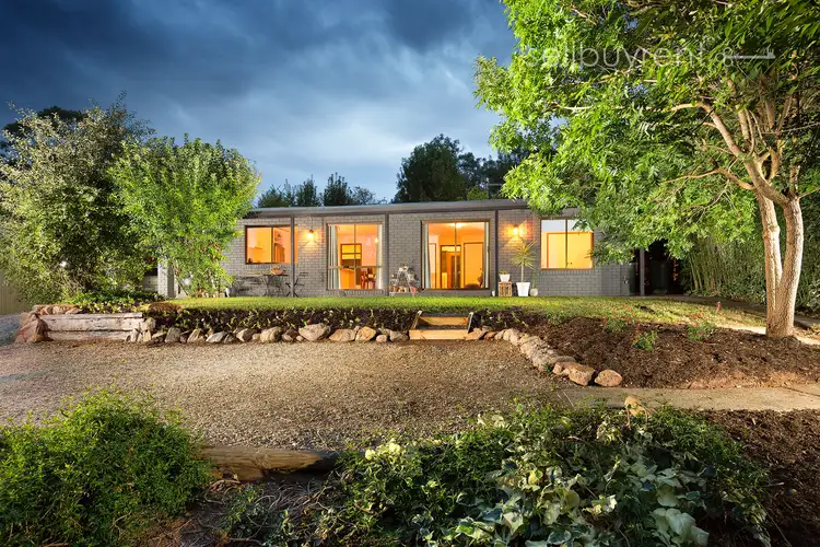 27 ISAACS AVENUE, Yackandandah VIC 3749