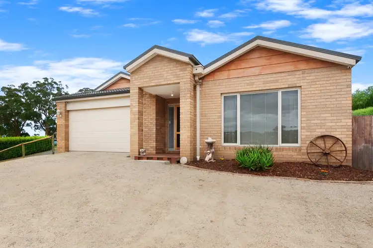 38 Kamanari Court, Drouin VIC 3818