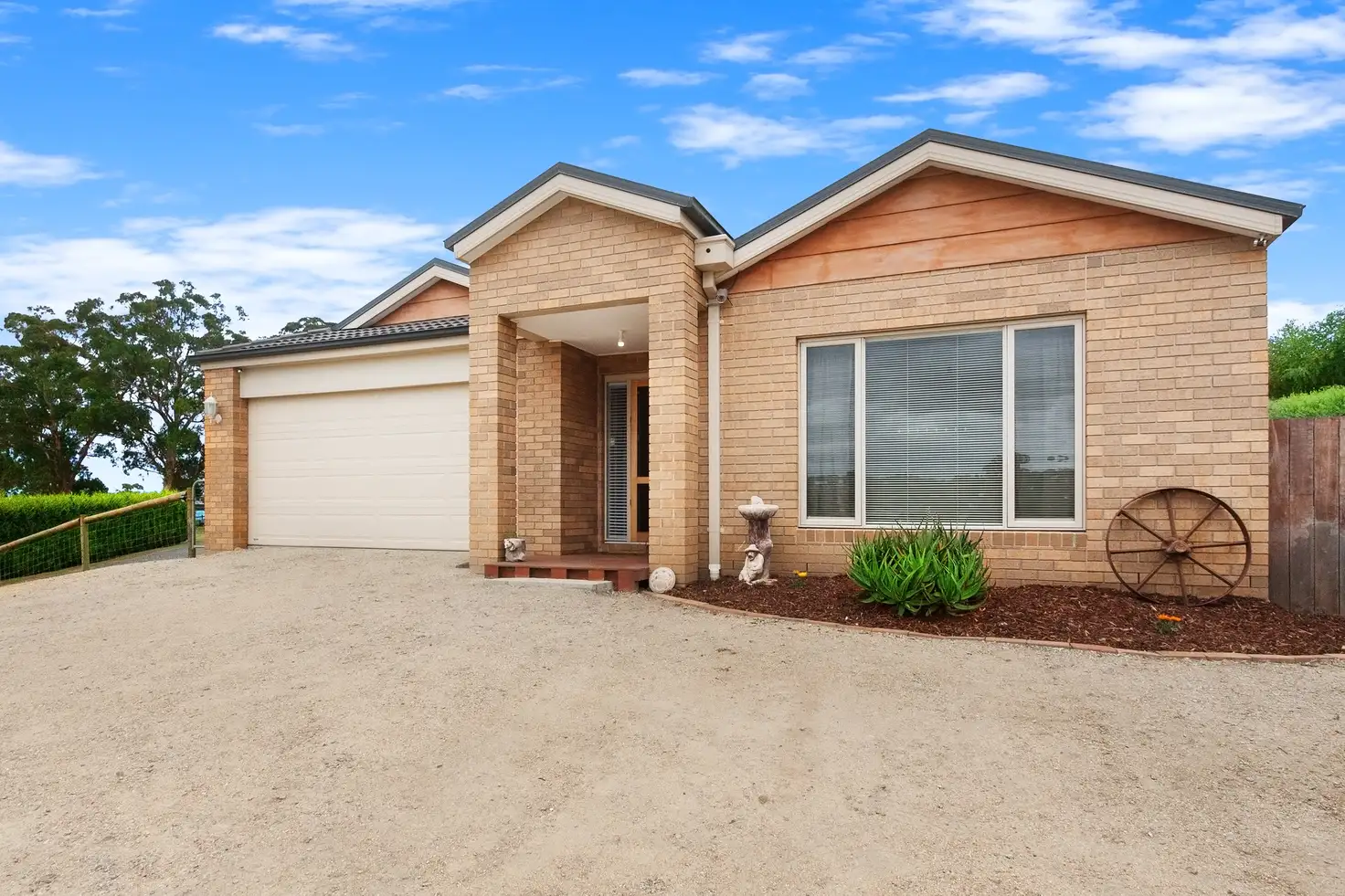 Main view of Homely house listing, 38 Kamanari Court, Drouin VIC 3818