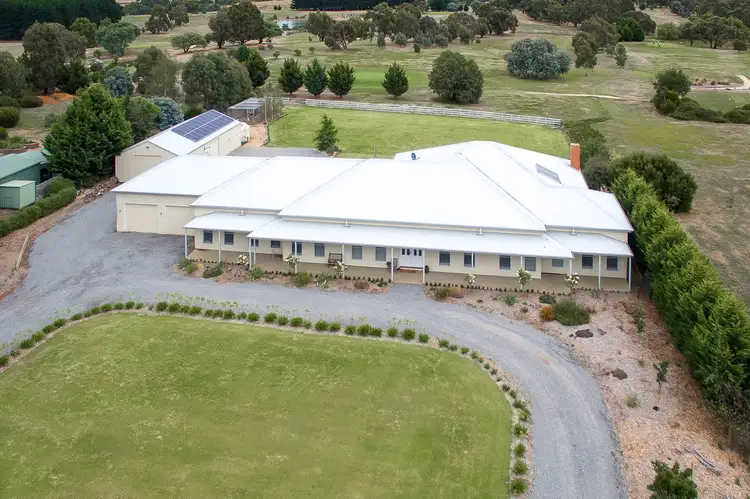 22 Heddle Road, Lancefield VIC 3435