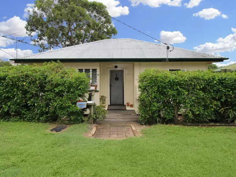 16 Liverpool Street, North Ipswich QLD 4305