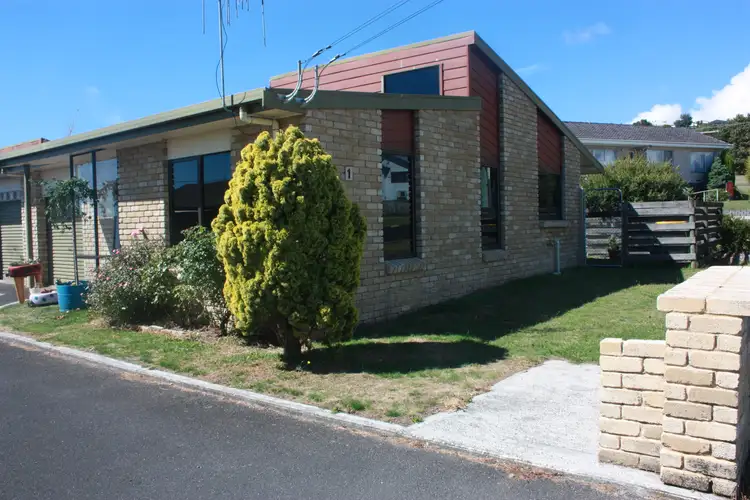 1/10 Robert Street, Smithton TAS 7330