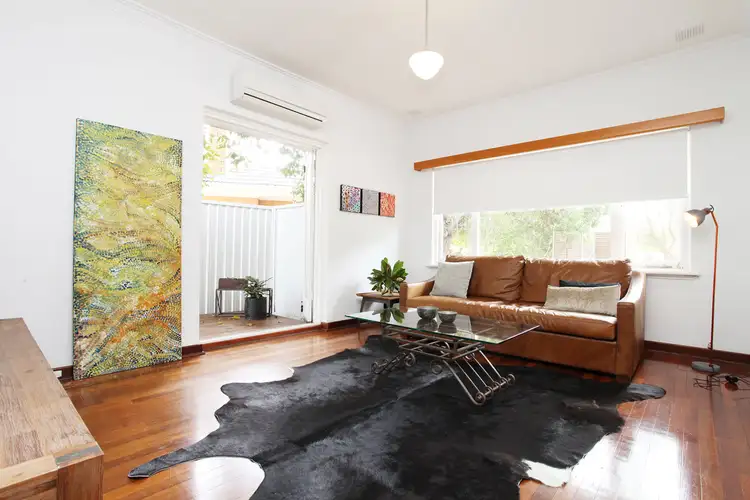 13 Simper Crescent