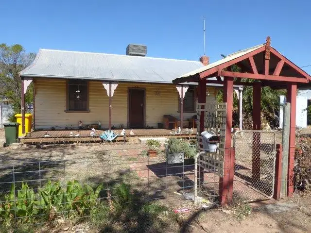 23 Arnold St, Warracknabeal VIC 3393