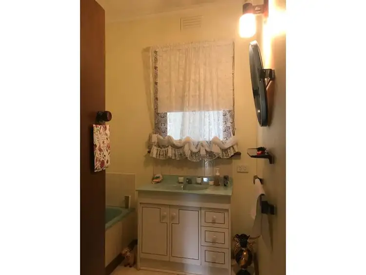Fifth view of Homely house listing, 10 Cook Street, Flora Hill VIC 3550