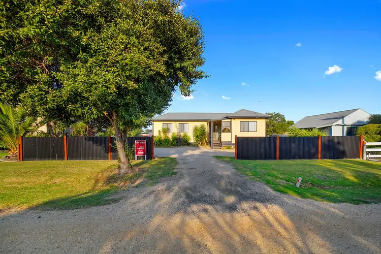8 Newton Street, Seaspray VIC 3851