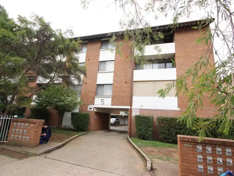 9/5-7 Lachlan Street, Warwick Farm NSW 2170