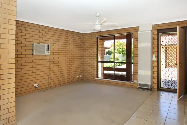 Fifth view of Homely unit listing, 2/19 MAXWELL DRIVE, Wodonga VIC 3690