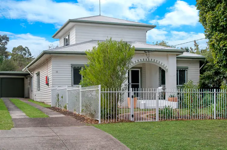 10 Carmichael Street, Hamilton VIC 3300