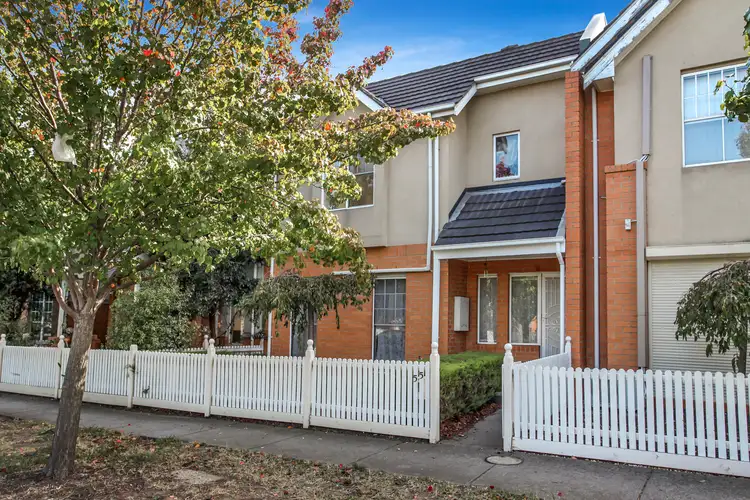 55 Waterford Avenue, Maribyrnong VIC 3032