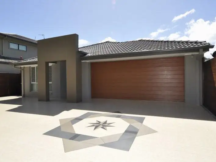 11 Yulia St, Coombabah QLD 4216