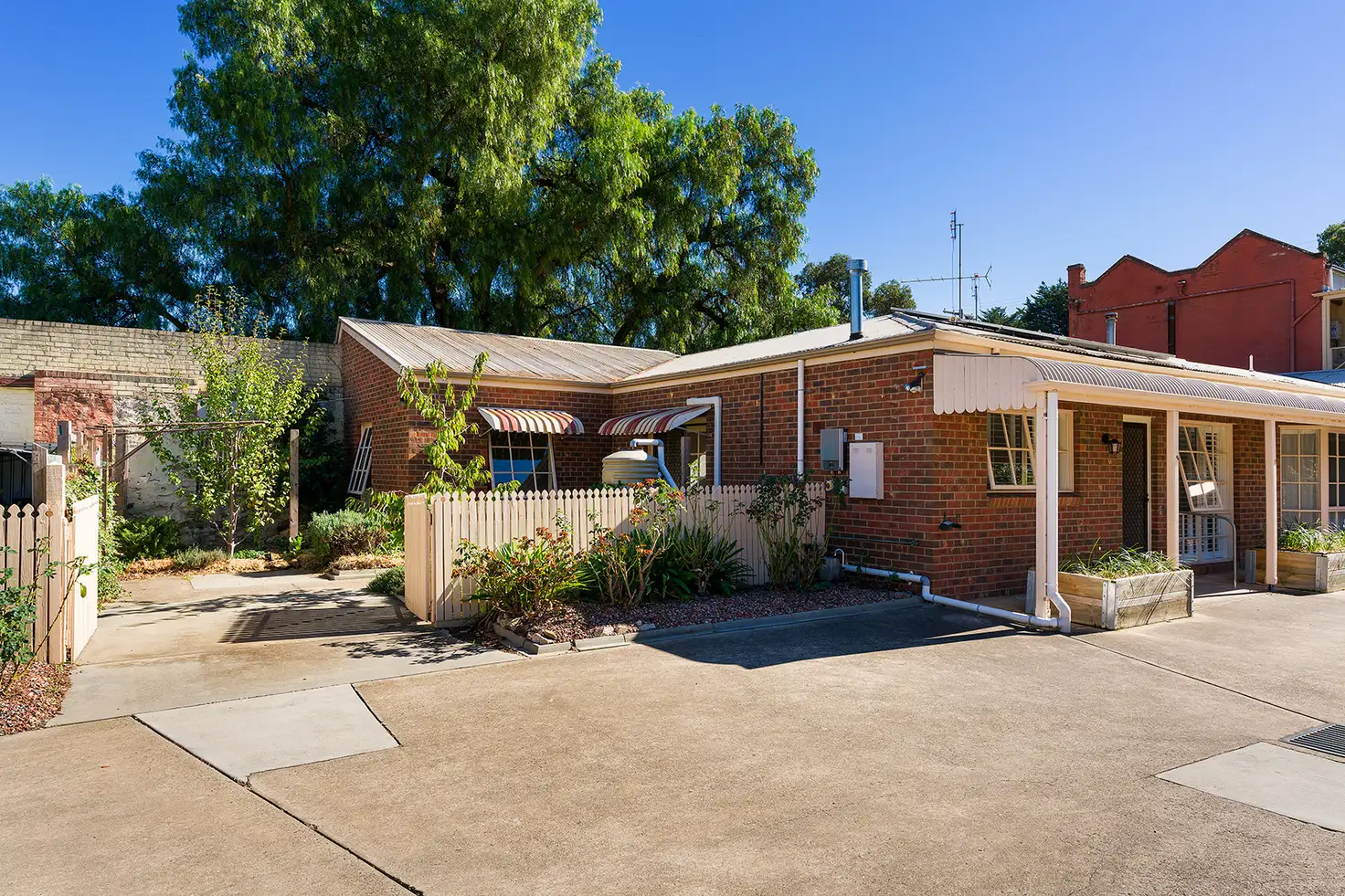 Main view of Homely unit listing, 2/104 Mostyn Street, Castlemaine VIC 3450