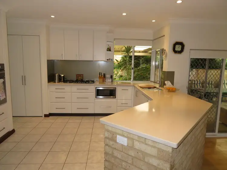 Fifth view of Homely house listing, 2 Welsh Court, Leeming WA 6149