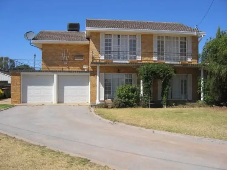 12 Brady Way, Leeton NSW 2705