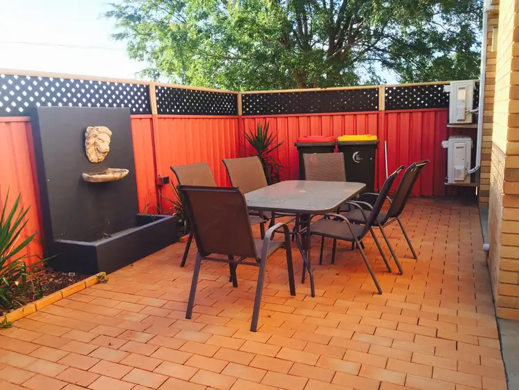 1/10 DOOLEY LANE LEETON