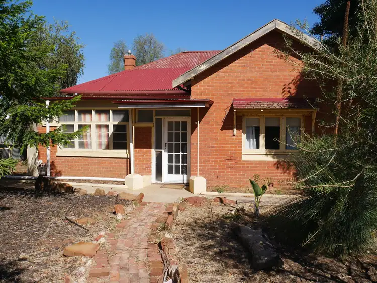 6 Coolibah Street, Leeton NSW 2705