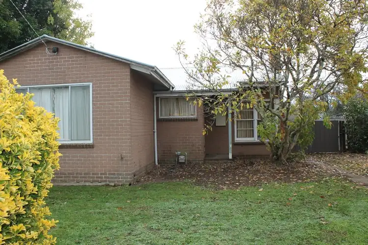 19 Kokoda Avenue, Hamilton VIC 3300