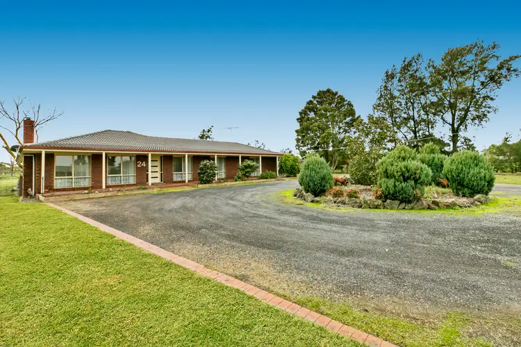 24 Home Road, Nar Nar Goon VIC 3812