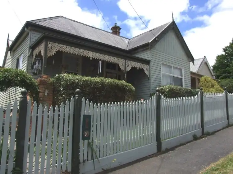 1 Cobden Street, Mount Pleasant VIC 3350