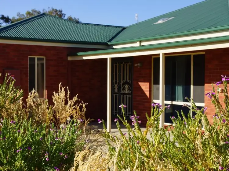 4 Bundoora Avenue, Jerilderie NSW 2716