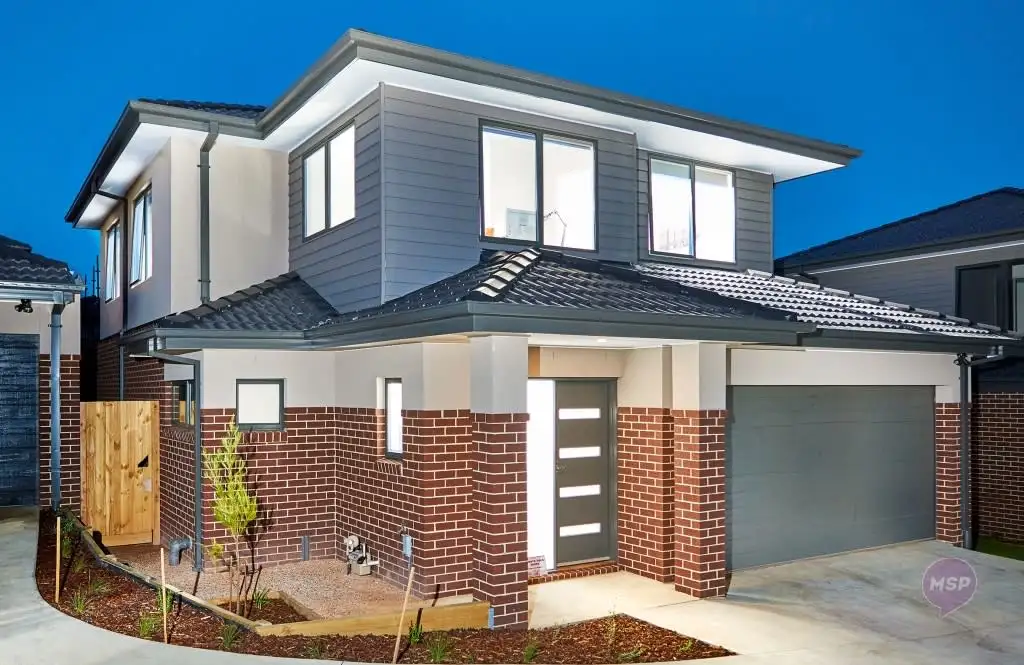 Main view of Homely townhouse listing, 2/32 Dorset Road, Croydon VIC 3136