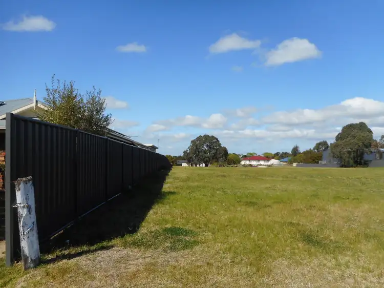 10 Buckley Street, Stratford VIC 3862
