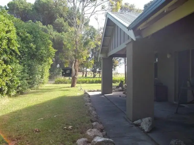 29345 Adelaide Road, Millicent SA 5280