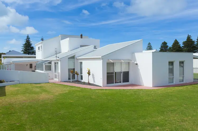 Second view of Homely house listing, 15 Alfred Court, Beachport SA 5280
