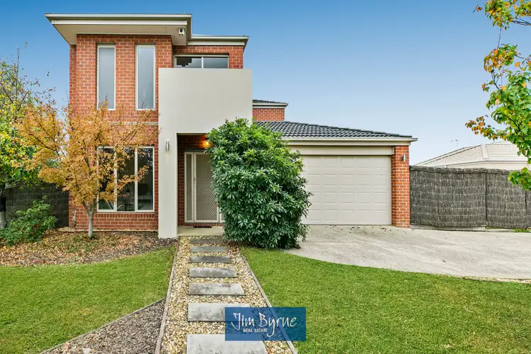 93 Livingstone Boulevard, Pakenham VIC 3810