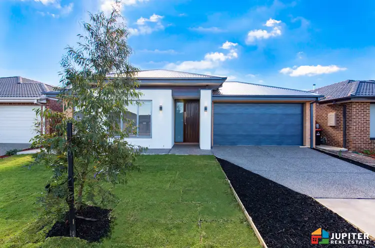 43 Stonehenge Drive, Melton South VIC 3338