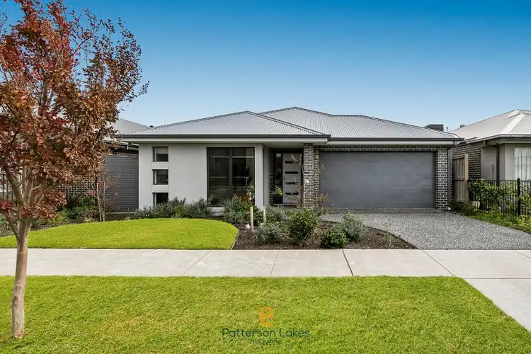 9 Crepe Avenue, Cranbourne West VIC 3977