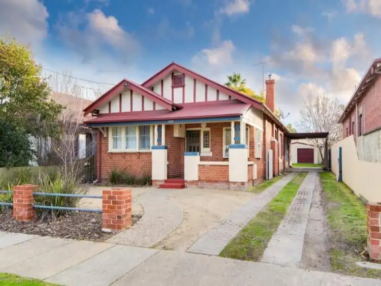 425 MACAULEY STREET